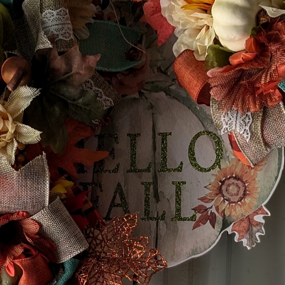 A Gorgeous, Hello Fall wreath - Picture 8 of 10